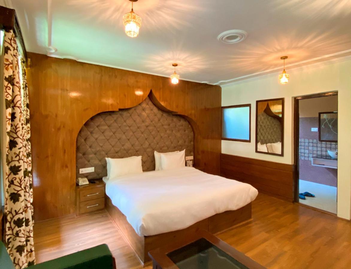 Six Seasons Pahalgam Exterior photo