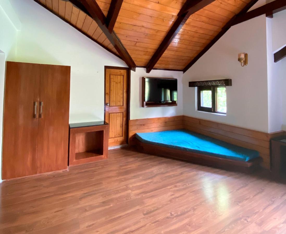 Six Seasons Pahalgam Exterior photo