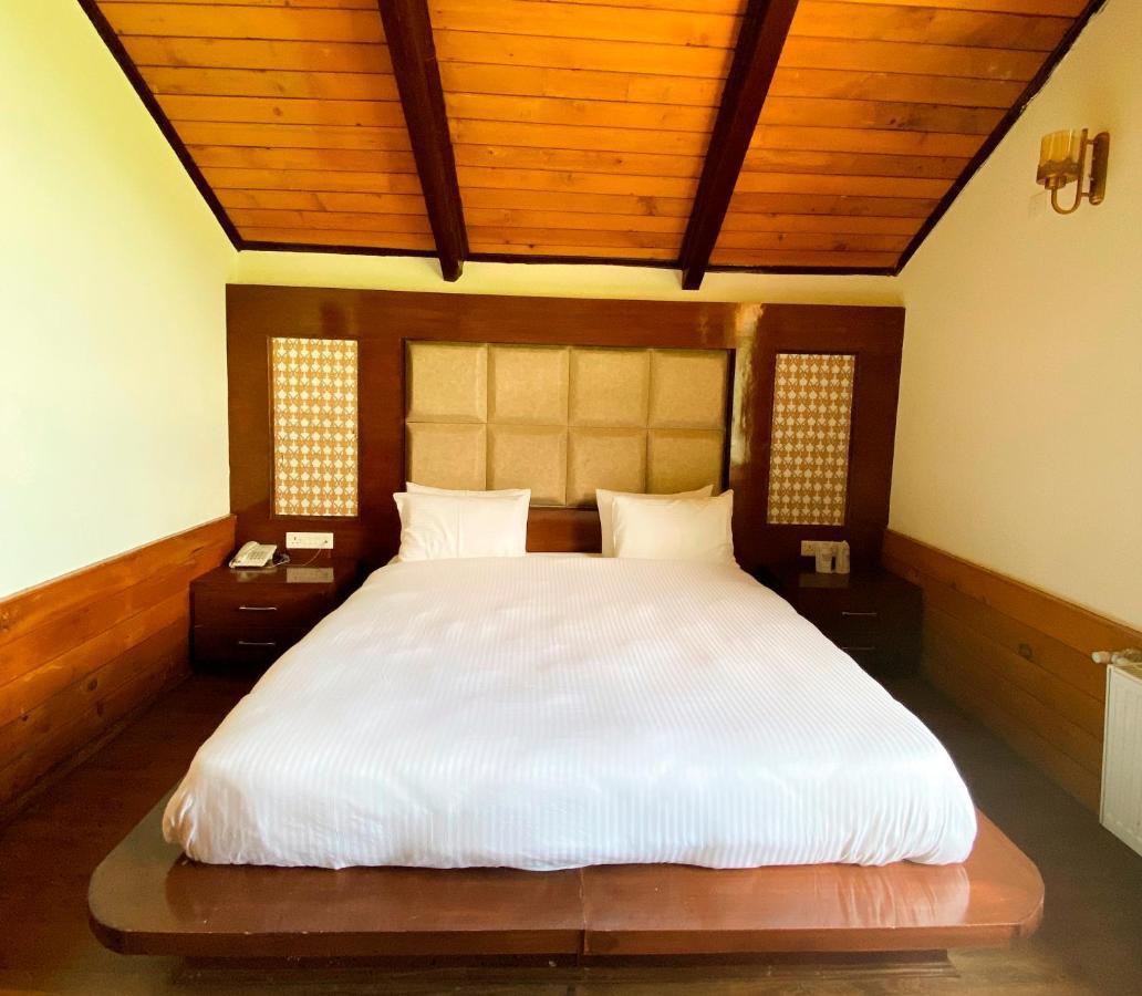 Six Seasons Pahalgam Exterior photo